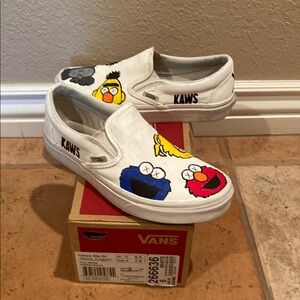 Custom Kaws Vans size 6 men’s 7.5 women’s